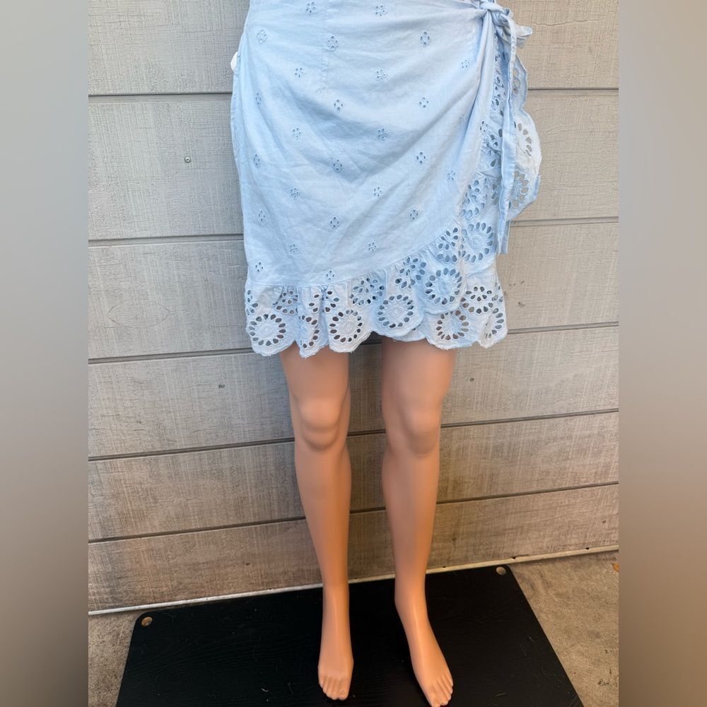 Womens floral ruffled wrapped mini skirt size Medium